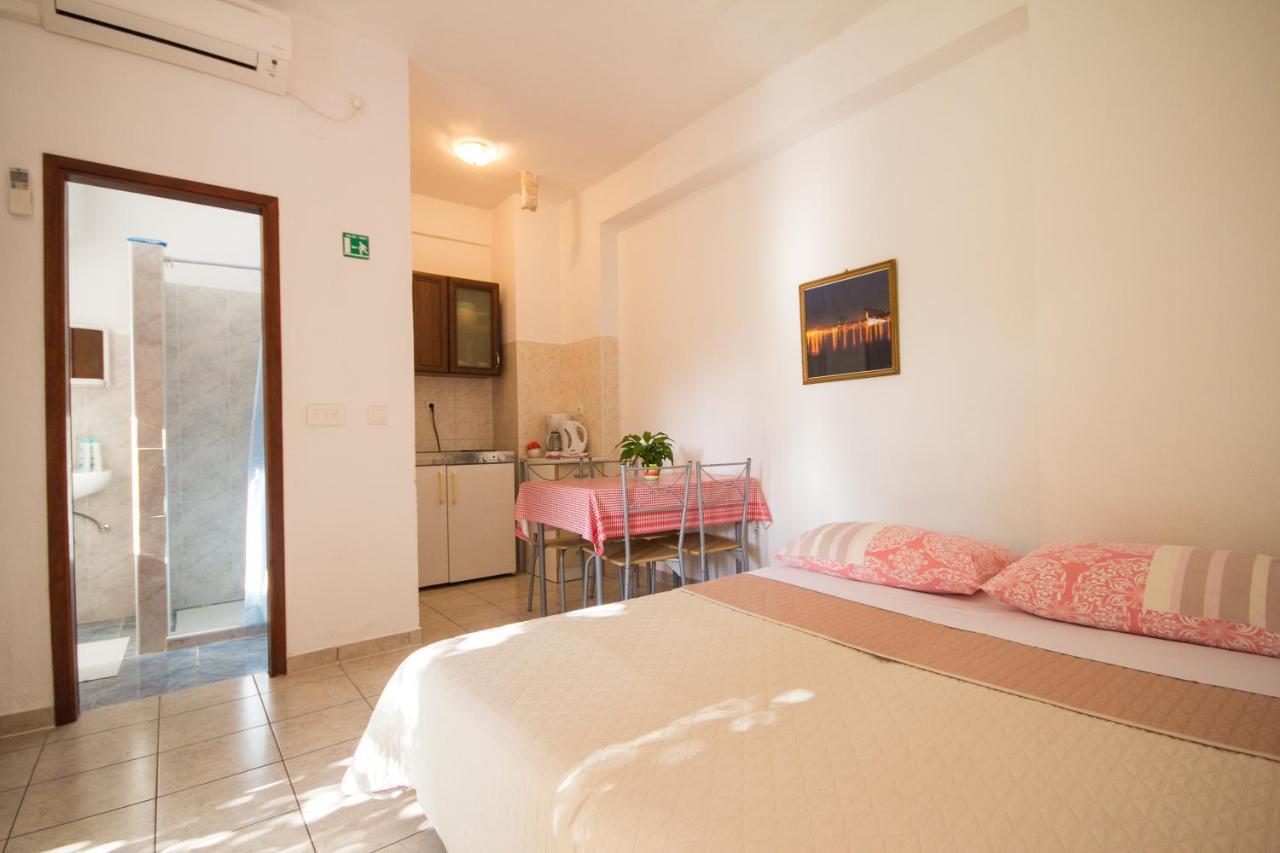 Villa Maria Novigrad  Exterior photo